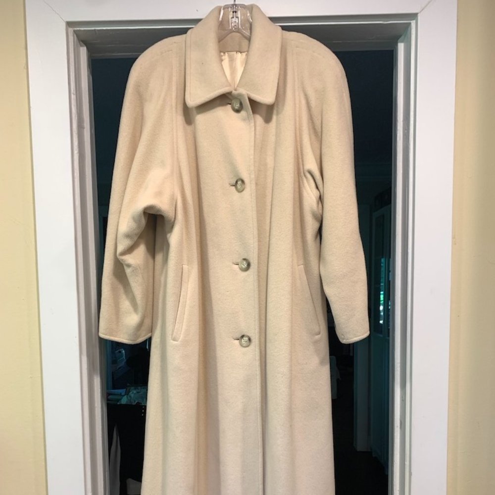 100% Ivory Cashmere Full Length Coat Gently Worn